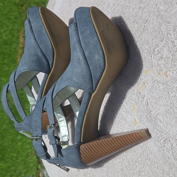 Guess open toe stacked heel suede platform booties - Picture 6 of 6